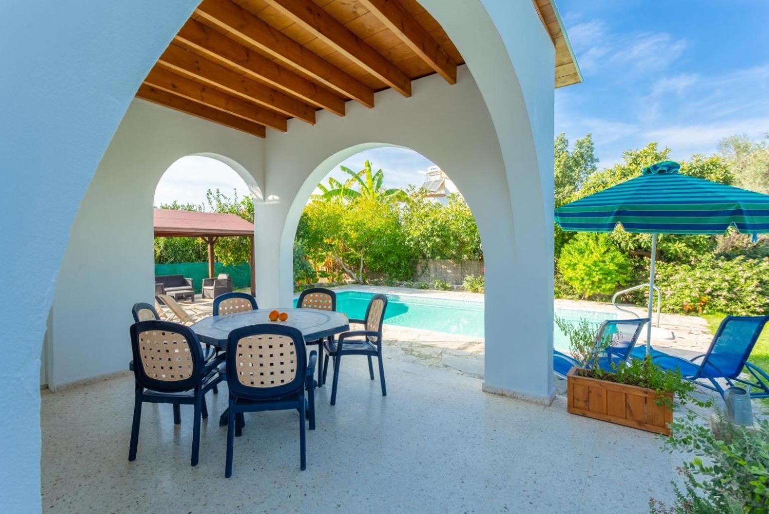 Sun Beach Villa Tria Polis Exterior foto