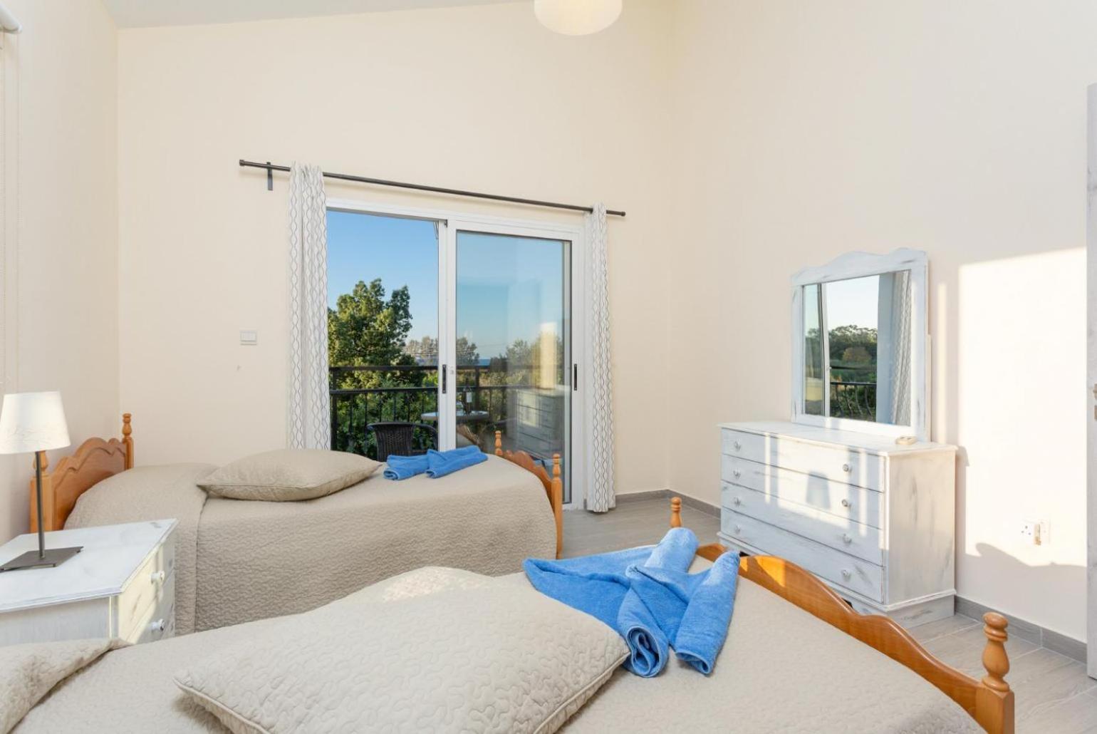 Sun Beach Villa Tria Polis Exterior foto