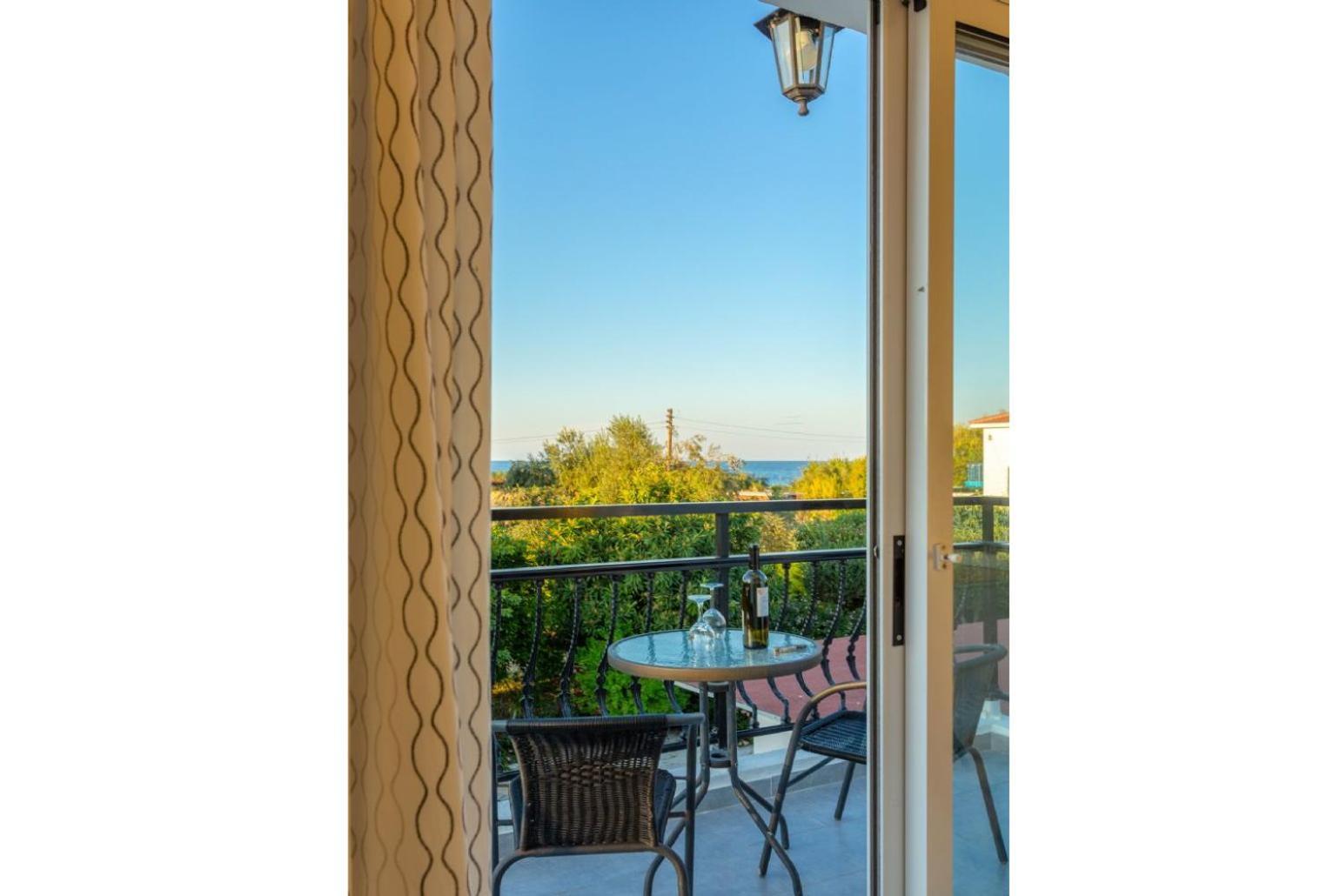 Sun Beach Villa Tria Polis Exterior foto