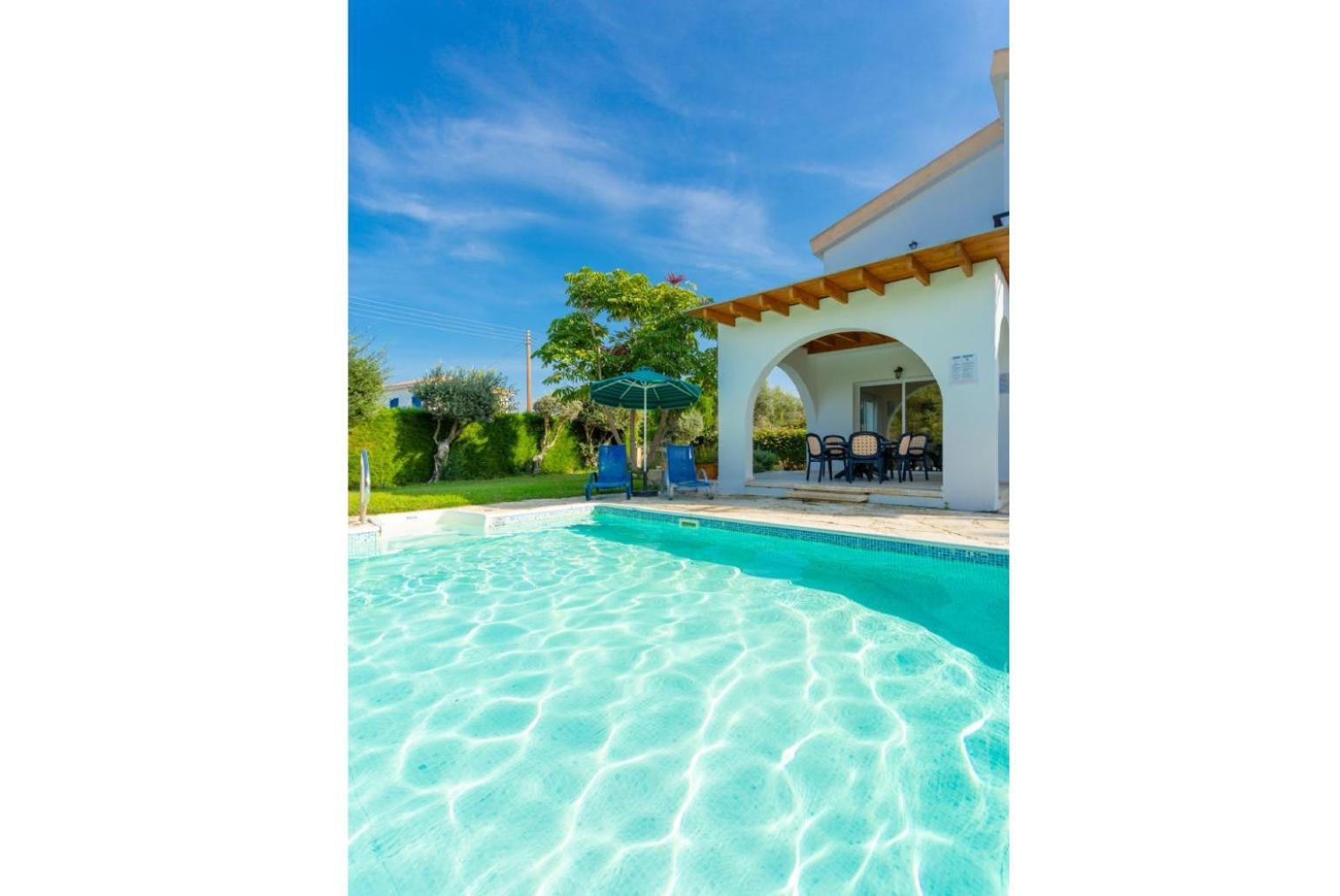 Sun Beach Villa Tria Polis Exterior foto