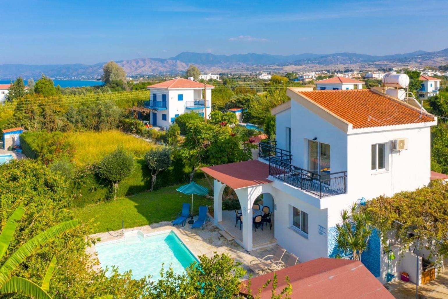 Sun Beach Villa Tria Polis Exterior foto
